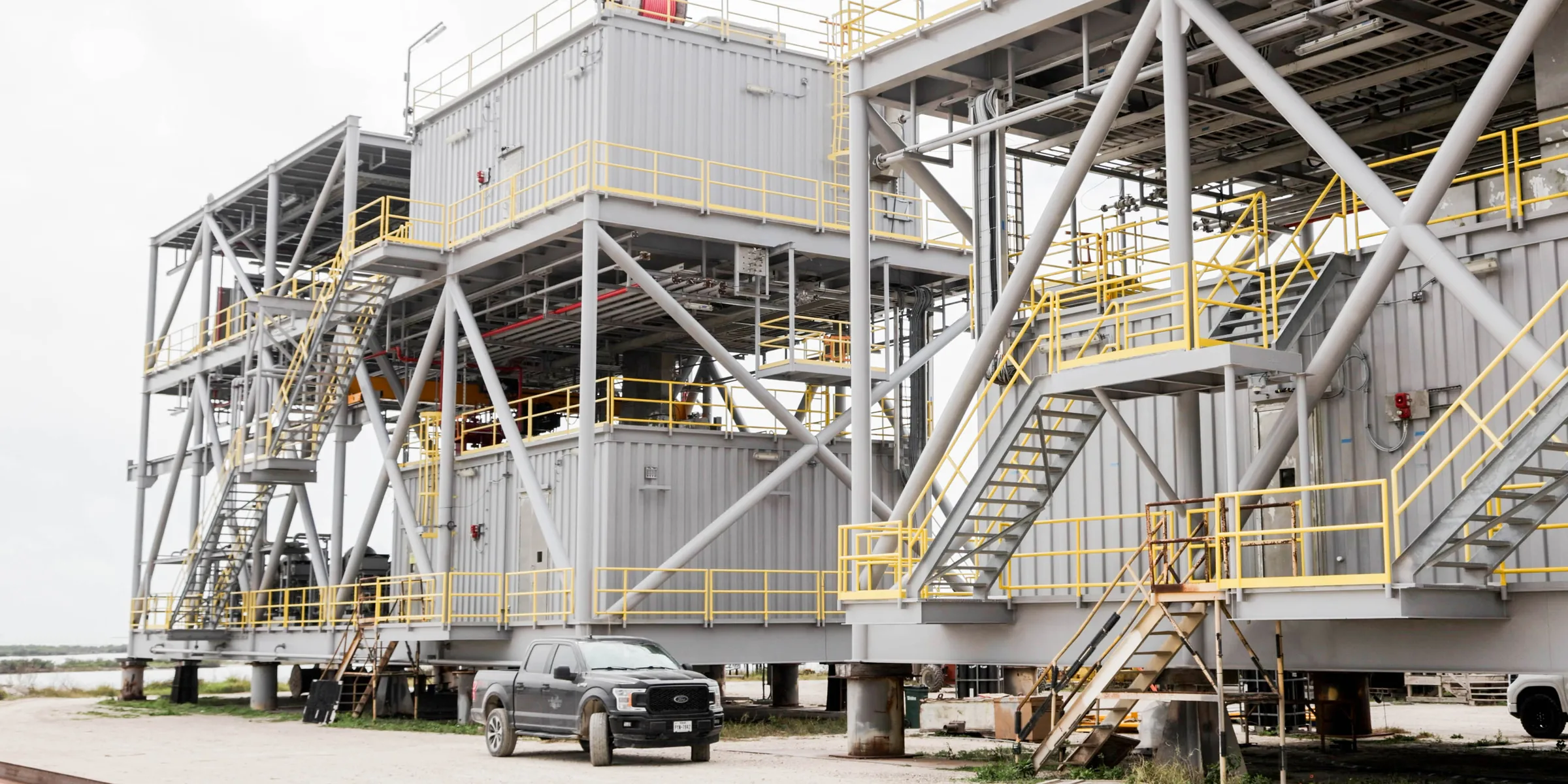 Process module with piping, electrical and instrumentation integrated